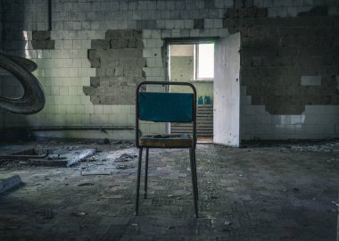 Şehir ruhu Pripyat. Chernobyl dışlama bölgesi. Çernobil nükleer santralinde meydana gelen kaza. Kazaların sonuçları. Sarı radyasyon işareti. Tehlikeli bir bölge. Radyasyon ile enfeksiyon.