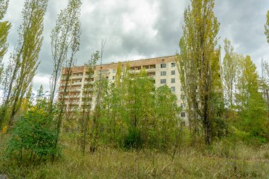 Şehir ruhu Pripyat. Chernobyl dışlama bölgesi. Çernobil nükleer santralinde meydana gelen kaza. Kazaların sonuçları. Sarı radyasyon işareti. Tehlikeli bir bölge. Radyasyon ile enfeksiyon.