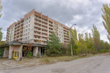 Şehir ruhu Pripyat. Chernobyl dışlama bölgesi. Çernobil nükleer santralinde meydana gelen kaza. Kazaların sonuçları. Sarı radyasyon işareti. Tehlikeli bir bölge. Radyasyon ile enfeksiyon.