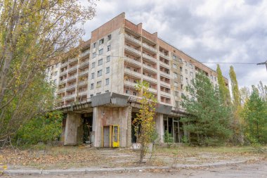 Şehir ruhu Pripyat. Chernobyl dışlama bölgesi. Çernobil nükleer santralinde meydana gelen kaza. Kazaların sonuçları. Sarı radyasyon işareti. Tehlikeli bir bölge. Radyasyon ile enfeksiyon.