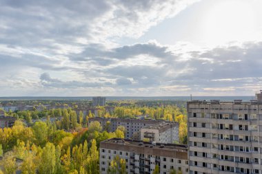 Şehir ruhu Pripyat. Chernobyl dışlama bölgesi. Çernobil nükleer santralinde meydana gelen kaza. Kazaların sonuçları. Sarı radyasyon işareti. Tehlikeli bir bölge. Radyasyon ile enfeksiyon.