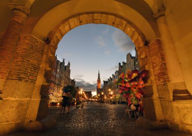 Gdansk eski kasaba kemer aracılığıyla görüntüleyin