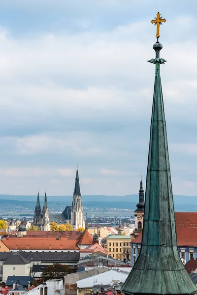 Letecký pohled na kostely města Olomouc, Česká republika — Stock fotografie