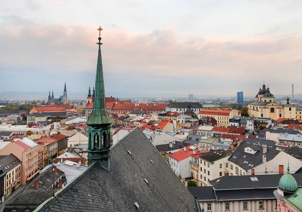 オロモウツ、チェコ共和国の教会の屋根 — ストック写真