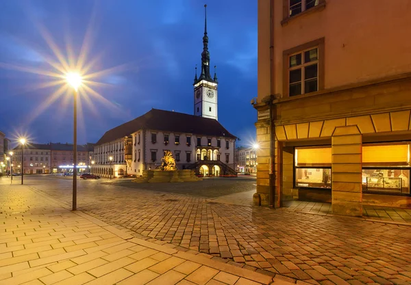 Noční pohled na radnici v Olomouci — Stock fotografie