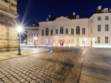 Dresden eski şehir mimarisini görüntüleyin