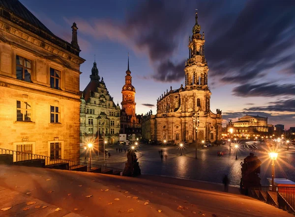 Vista de Dresden na noite dramática. Alemanha, Saxónia — Fotografia de Stock