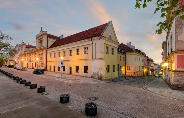 Kingsroad Warszawa o zachodzie słońca w Polsce — Zdjęcie stockowe