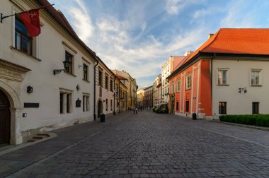 Akşam eski Krakow sokak.