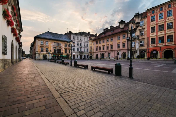 Malý trh čtvercový malý Rynek v Krakově. — Stock fotografie