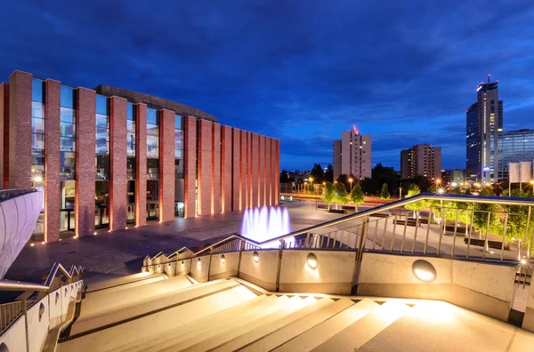 Katowice, az esti órákban. Éjszakai város — Stock Fotó