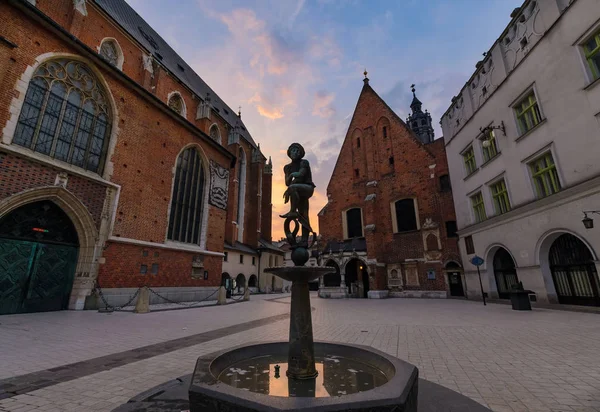 Rano placu Najświętszej Maryi Panny w Krakowie — Zdjęcie stockowe