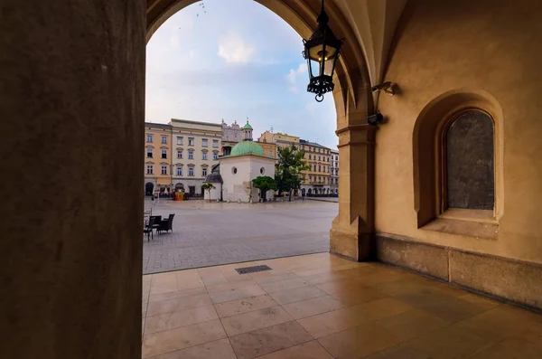 Kaplica w plac rynek w Kraków, Polska. — Zdjęcie stockowe