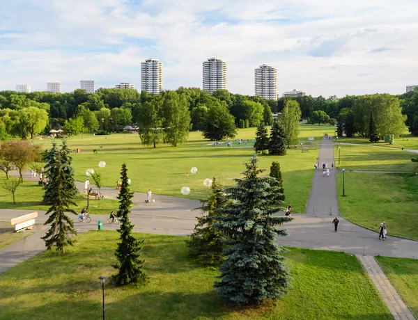 Vista aérea do parque Katowice. Hora de verão — Fotografia de Stock