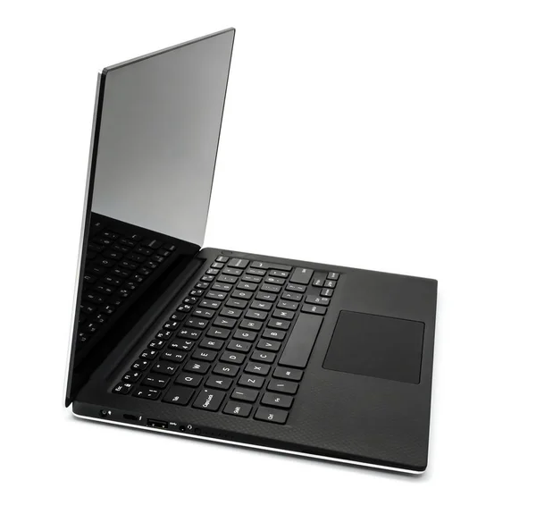 Laptop, com reflexão na tela, isolado em um branco — Fotografia de Stock