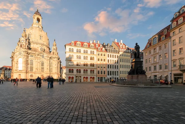 Dresden, gün foto merkezi kare. — Stok fotoğraf