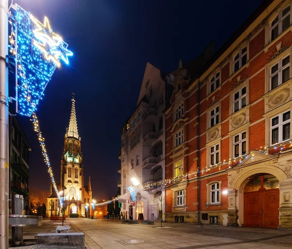 Kościół Mariacki w noc Bożego Narodzenia. Katowice, Polska. Europy. — Zdjęcie stockowe