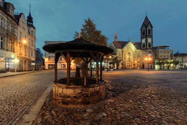 Dobrze w centralnym placu miasta Tarnowskie Góry — Zdjęcie stockowe