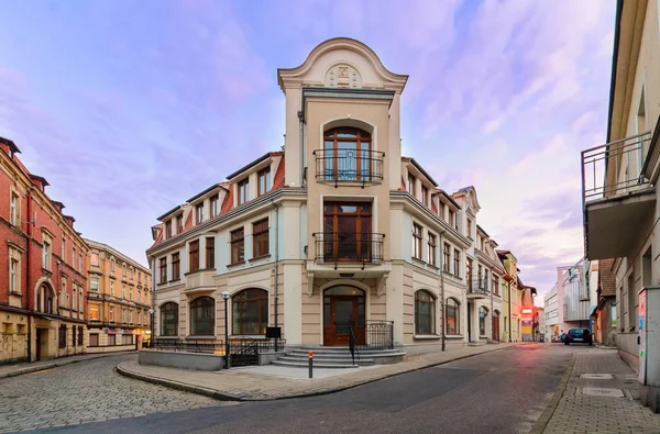 Gaten i Tarnowskie blodig. Dagfoto . – stockfoto