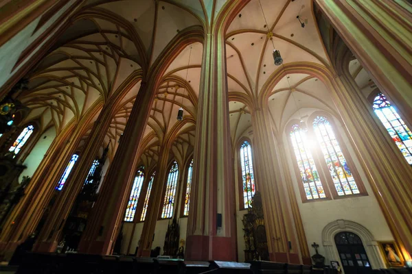 Interiér kostela St. Mauritius v Olomouci ranní foto. — Stock fotografie