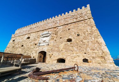 Girit 'teki Heraklion şehrindeki Koules kalesinin gündüz fotoğrafı.