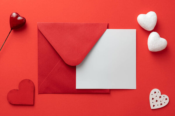 День святого Валентина любовное письмо Плоский фон лежал
