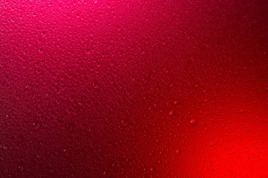 Neon ışıkta cama düşer, trend 2020 renk Aqua mens klasik mavi Lush lav, düz görünüm kopyalama alanı