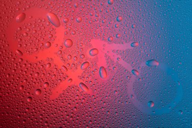 Neon ışıklı arka planda erkek ve kadın sembolü düşüş eğilimi 2020 renk Aqua mens klasik mavi Lush lav, düz görünüm kopyalama alanı yatıyordu