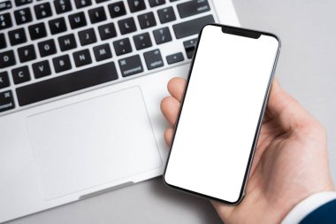 Akıllı telefon maketi. Boş ve beyaz ekranlı siyah cep telefonu..