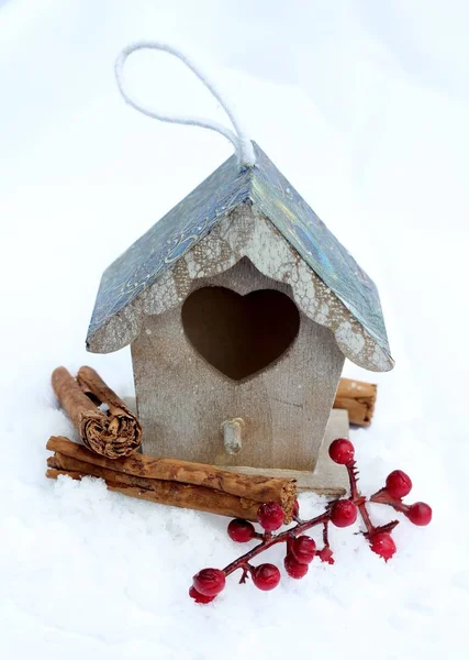 Beetje winter birdhouse — Stockfoto