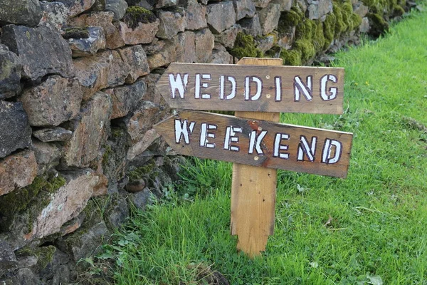Σαββατοκύριακο γάμου ξύλινη πινακίδα — Φωτογραφία Αρχείου