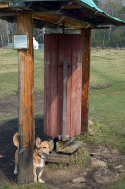 Arshan, Rusya - 02 Mayıs 2014: Buryatia'daki Arshan köyündebudist tapınak manastırında dua silindiri