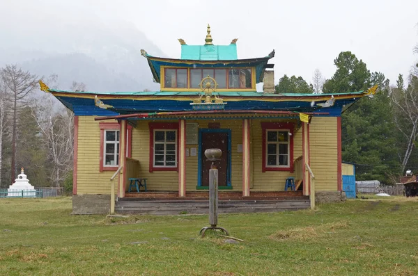 Arshan, Ru-maj, 02 2014: Hoymorsky datsan Bodhidharma-buddhistisk tempelkloster i landsbyen Arshan i Buryatia - Stock-foto