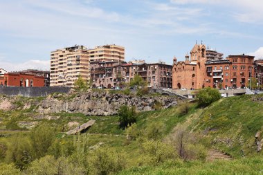 Yerevan 'daki Hrazdan Vadisi' nin üstündeki eski Dzoraghuh 'un yerine yeni yerleşim yeri.