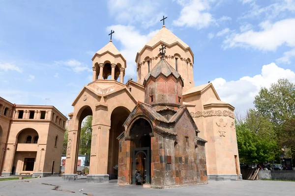 Jerevan, Arménie-duben, 29 2019: Kostel sv. Anny, chrám arménské apoštolské církve — Stock fotografie