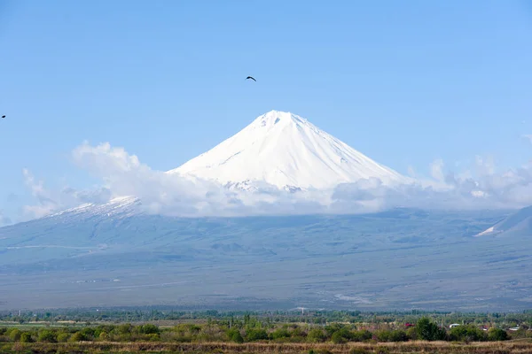 Ararat - montaña a la que el arca de Noé amarró después del Diluvio Global —  Fotos de Stock