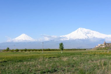 Büyük Ararat ve Küçük Ararat - Türkiye 'nin doğusunda Ermeni Dağlarının en yüksek volkanik kütlesi