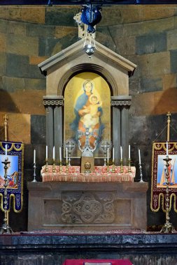 Artashat, Ermenistan-Nisan 29 2019: Khor Virap Manastırı 'ndaki Kutsal Bakire Kilisesi. Antik Ermeni Manastırı