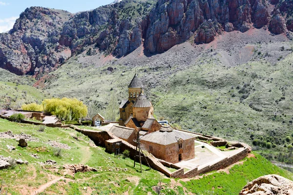 Ermenistan 'ın Yeghegnadzor kenti yakınlarındaki Noravank manastır kompleksi. — Stok fotoğraf