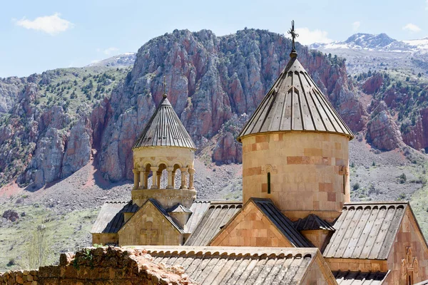 Ermenistan 'ın Yeghegnadzor kenti yakınlarındaki Noravank manastır kompleksi. Stok Fotoğraf