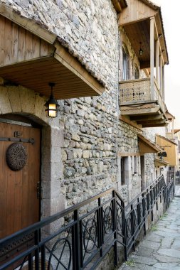 Dilijan 'da eski bir şehir gibi stilize edilmiş popüler bir turist sokağı.
