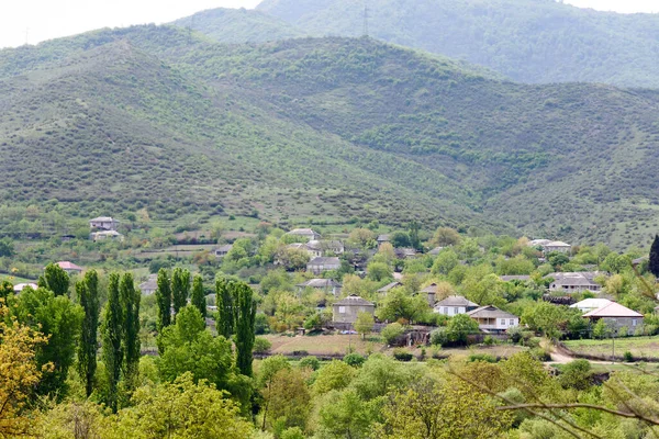 Ermenistan 'ın kuzeydoğusundaki Tavush bölgesindeki Ermeni dağ köyü — Stok fotoğraf