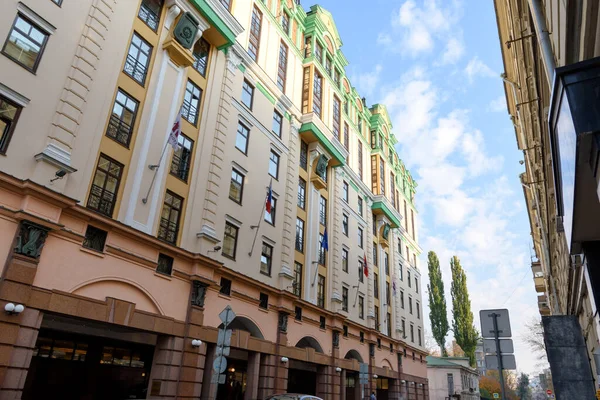 Moscow, Russia - Oct 19, 2018: Hotel on Tverskaya street of Moscow — Stock Photo, Image