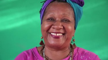 2 gerçek kişi portre siyah kadın kıdemli mutlu yüz