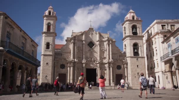 Πλατεία του καθεδρικού ναού στην παλιά Αβάνα Κούβα La Habana κουβανέζικο μνημείο — Αρχείο Βίντεο