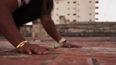 Suçlular ve uyuşturucu için kavga adam ile sosyal konular