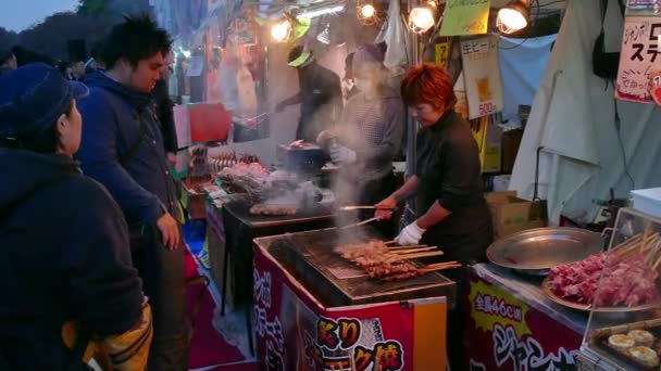 市场销售在上野公园东京日本亚洲街头食品 — 图库视频影像