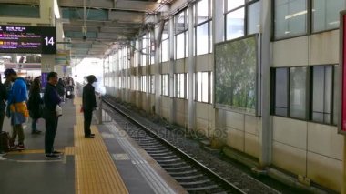 Shinkansen hızlı tren tren istasyonunda Hiroşima Japonya Asya