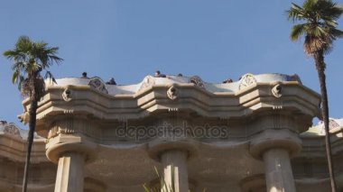 Bina ve heykel Parc Guell Barcelona İspanya