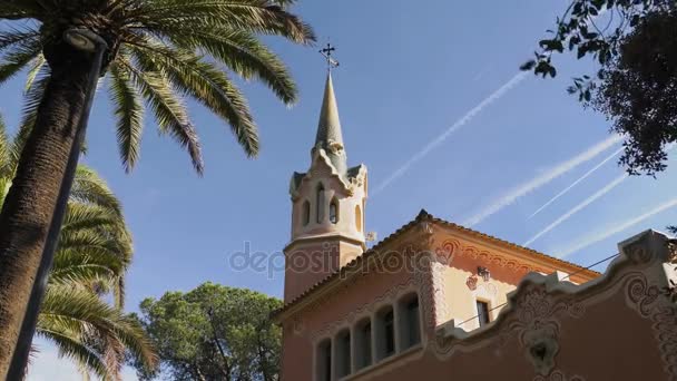 Casa di architetto spagnolo Antoni Gaudi In Parc Guell — Video Stock